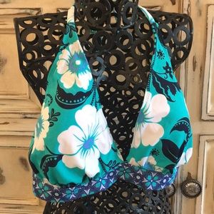 NWT- Bikini Top with Built-in Padding-  2X